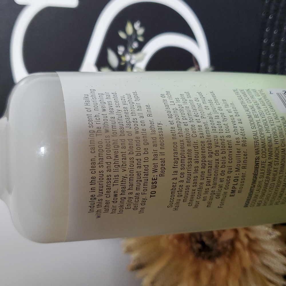 Avon Haiku Shampoo in Elegant White - Picture 4 of 5